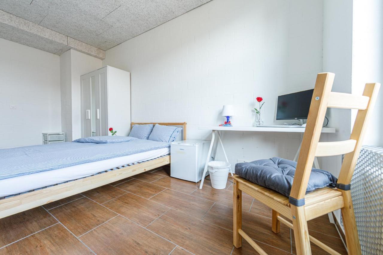 Simple Rooms - Yellow Inn St. Gallen Exterior photo