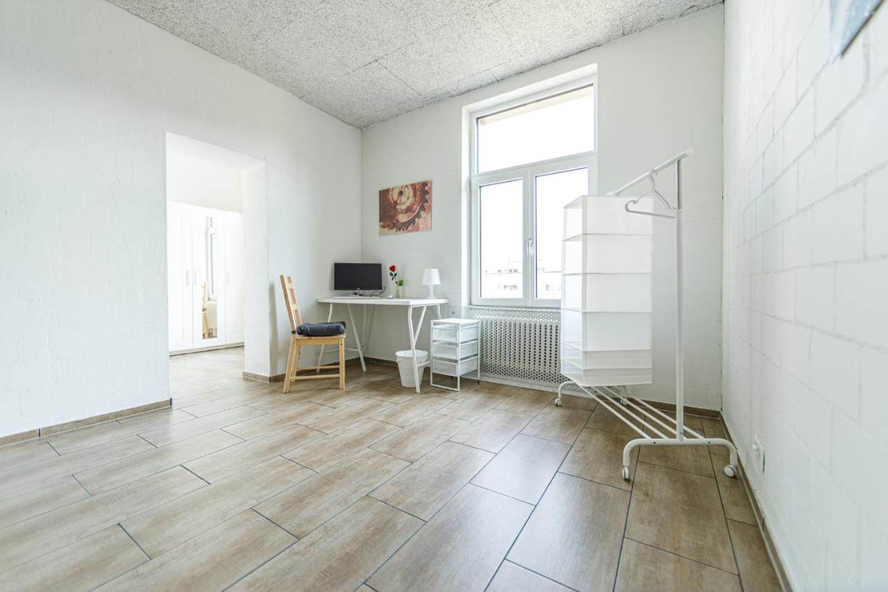 Simple Rooms - Yellow Inn St. Gallen Exterior photo