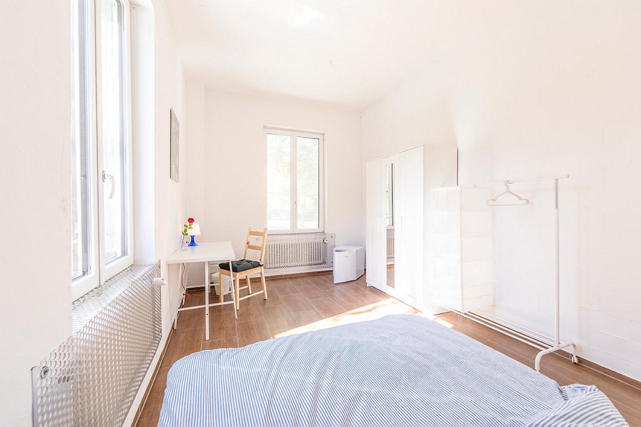Simple Rooms - Yellow Inn St. Gallen Exterior photo