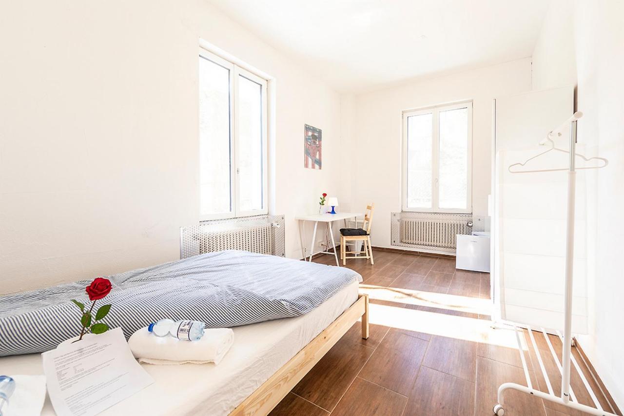 Simple Rooms - Yellow Inn St. Gallen Exterior photo