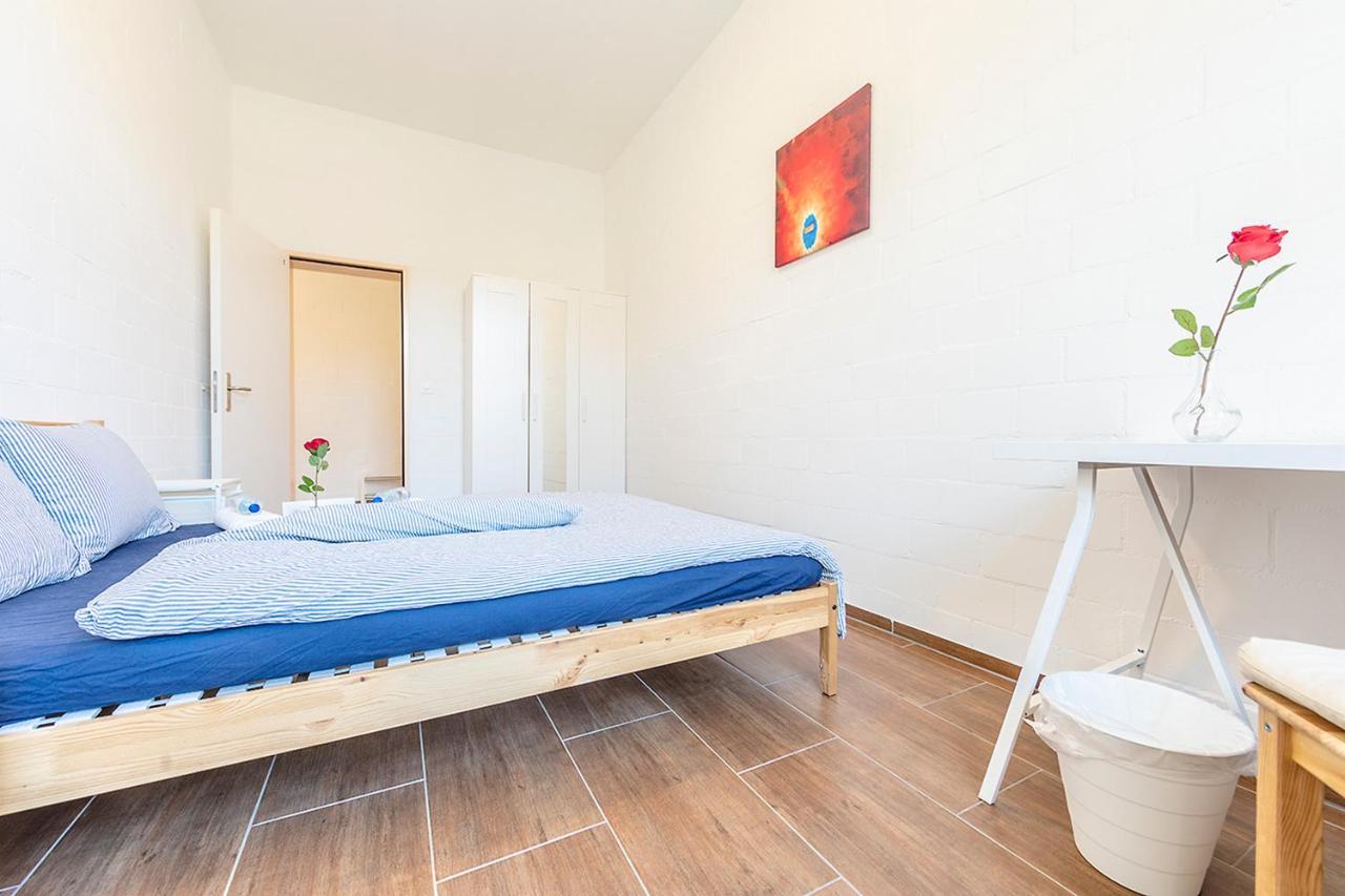 Simple Rooms - Yellow Inn St. Gallen Exterior photo