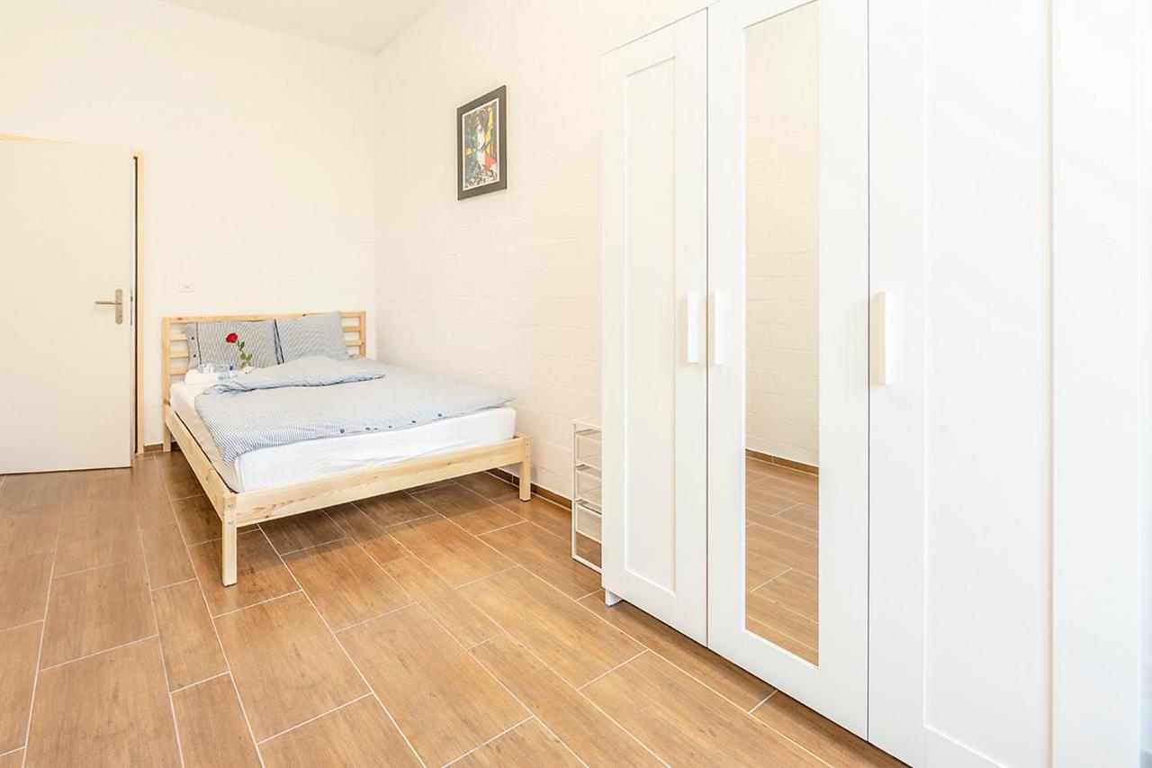 Simple Rooms - Yellow Inn St. Gallen Exterior photo